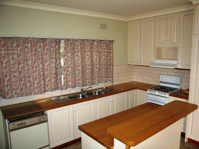 FIRST HOME BUYERS OR INVESTORS Picture 3