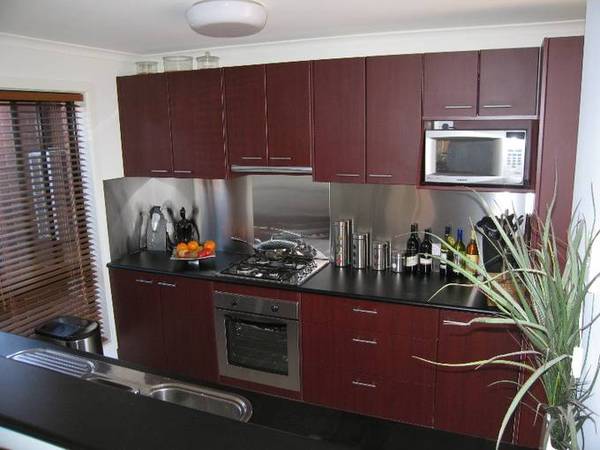 Immaculately Presented Townhouse Picture 2