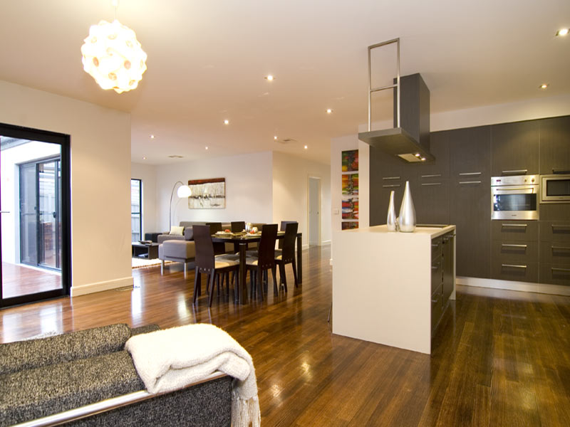 CONTEMPORARY AND CHIC Picture 3