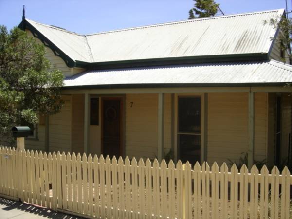 Central Home with Loft Picture 1
