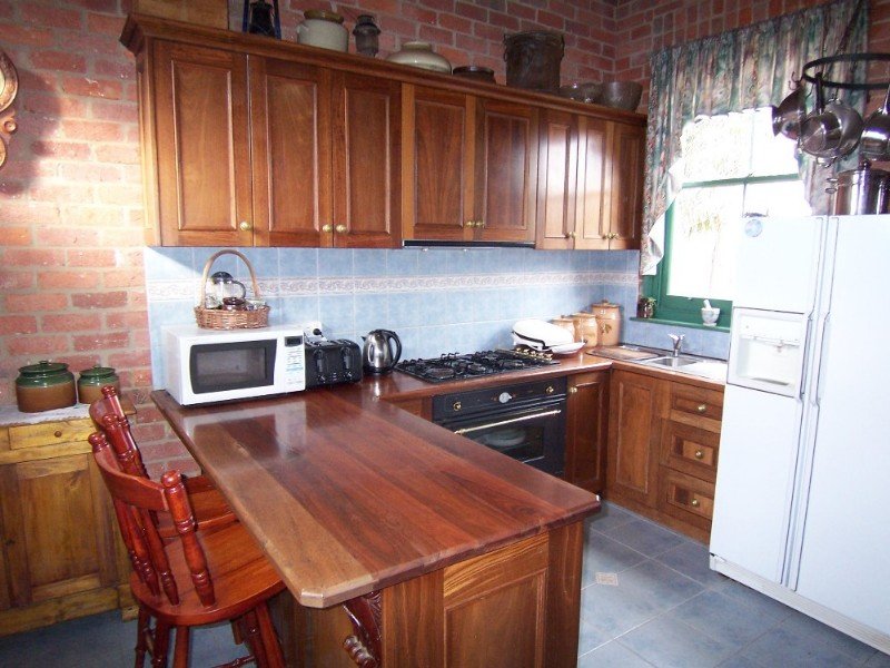 VINE HILL VILLA - CIRCA 1888 Picture 2