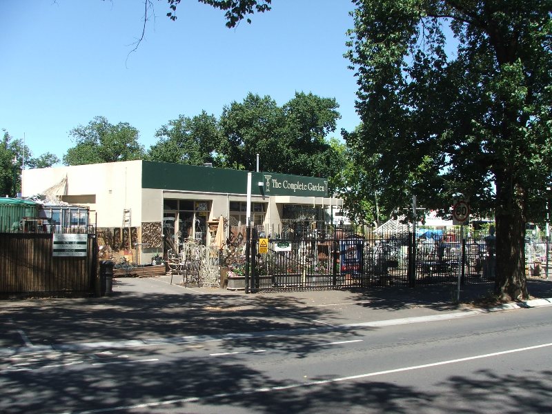 HIGH PROFILE CORNER LOCATION Picture 2