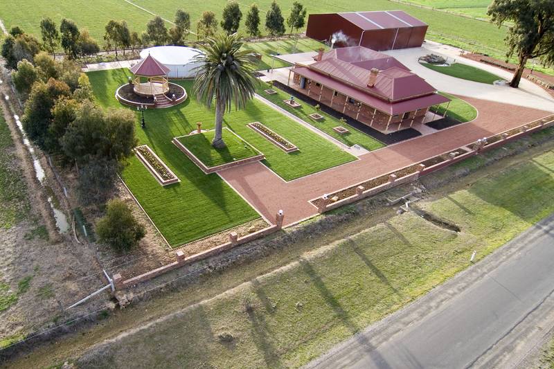 HE'LL LOVE THE SHED - SHE'LL LOVE THE HOUSE!!!!!!! Picture 1