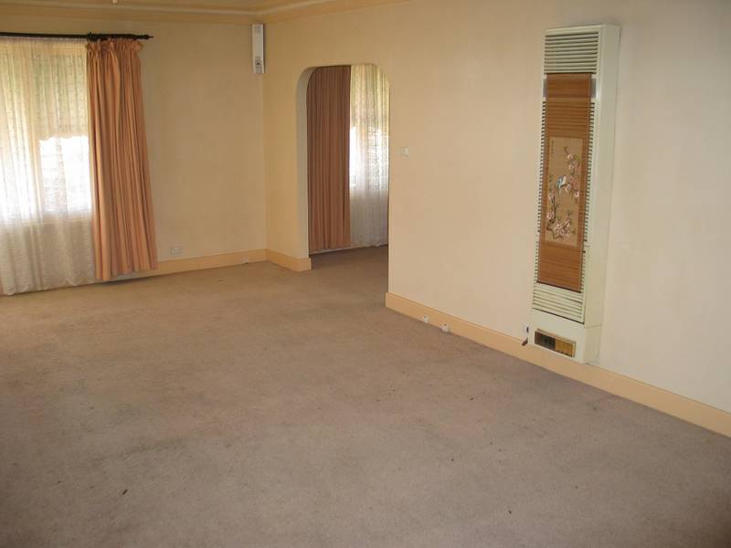 1 / 4 OF AN ACRE FOR THE WHOLE FAMILY TO ENJOY Picture 2