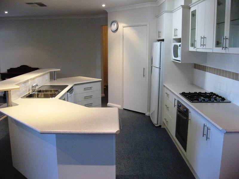 DESIGNED TO SUIT TRADESMAN OR RETIREES Picture 3