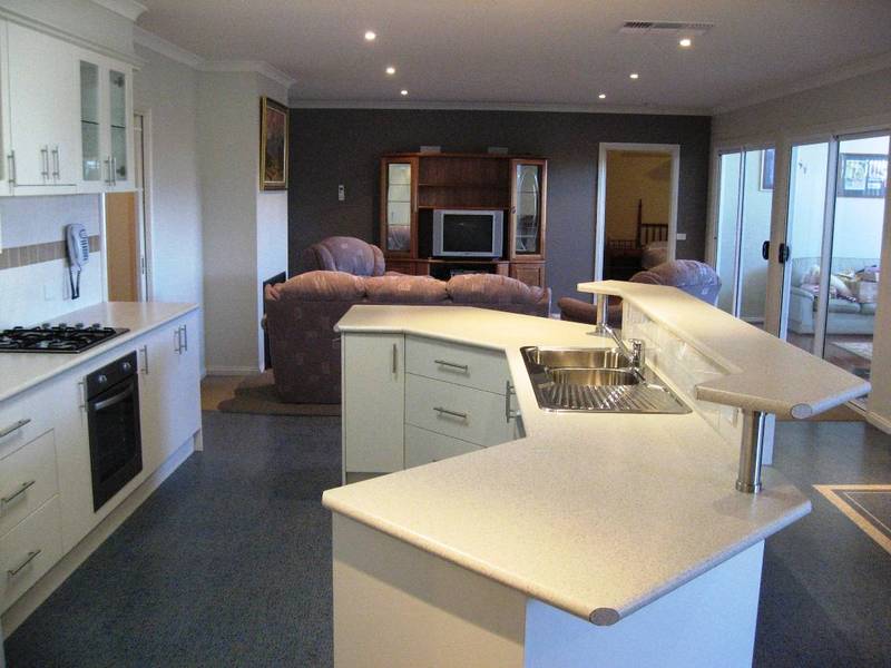 DESIGNED TO SUIT TRADESMAN OR RETIREES Picture 2