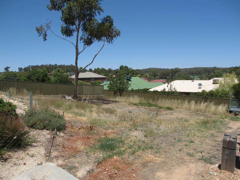 QUALITY LOCATION IN STRATHDALE Picture 2