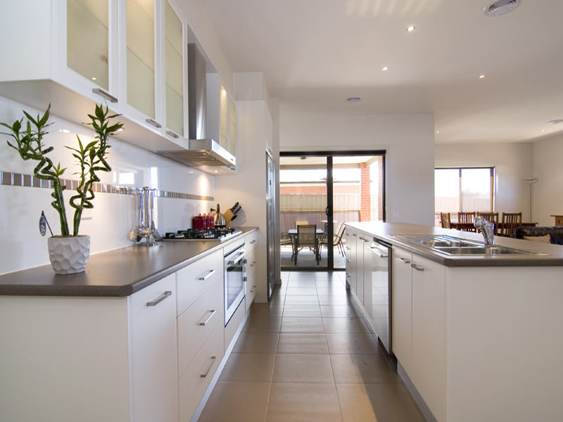 LIGHT, BRIGHT & SPACIOUS Picture 2