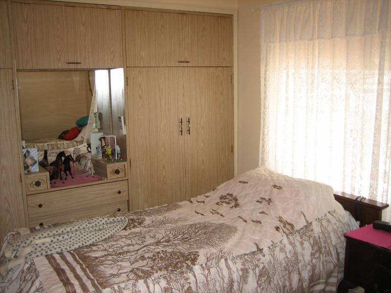 WELL PRESENTED HOME Picture 3