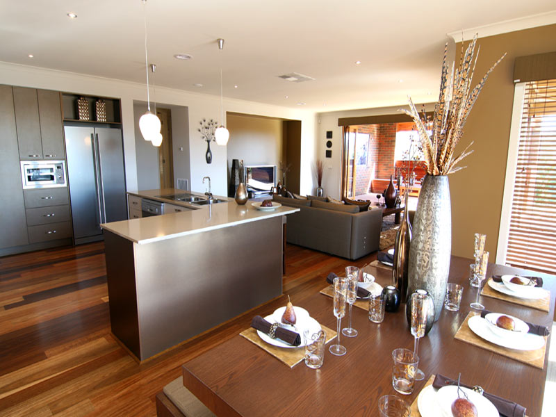 EXCLUSIVE LOCATION & PRESTIGE HOME Picture 2