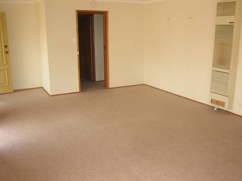 POPULAR CENTRAL LOCATION Picture