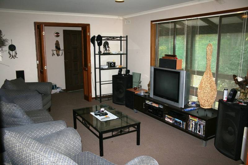 MELBOURNE SIDE OF TOWN Picture 2