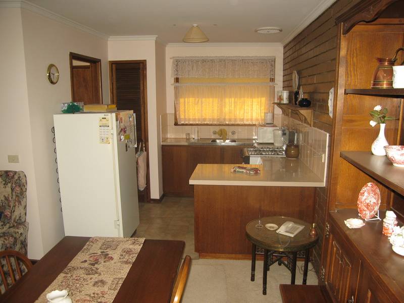 QUIET UNIT IN KENNINGTON Picture 2