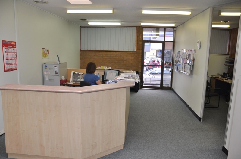 GREAT CENTRAL LOCATION Picture 2