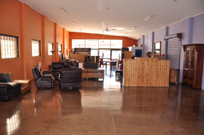 OFFICE - RETAIL Picture 2