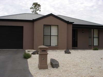 Immaculate Brick Veneer Picture