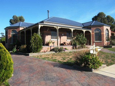 EMPTY NESTERS AND RETIREES Picture