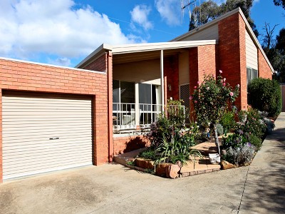 ARCHITECT DESIGNED TOWNHOUSE Picture