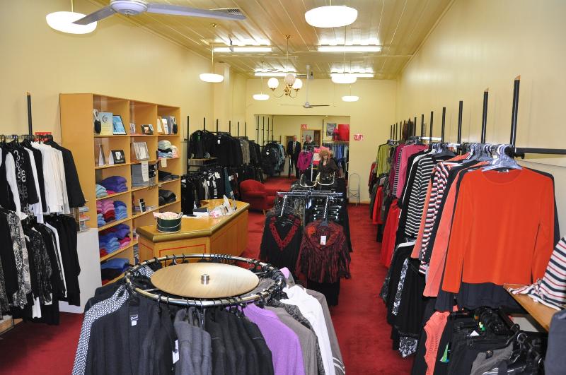 SUIT OWNER/OCCUPIERS OR INVESTORS Picture 2