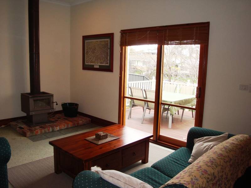 BEAUTIFULLY POSITIONED & BEAUTIFULLY PRESENTED Picture 2