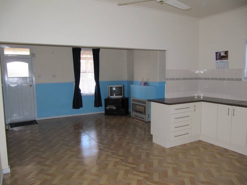 LIGHT & BRIGHT Picture 2