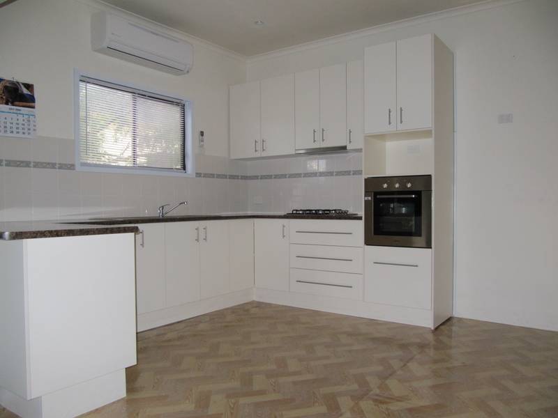 LIGHT & BRIGHT Picture 1