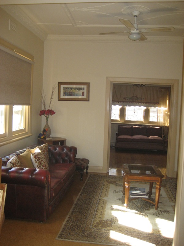 FULLY FURNISHED... Just sit back and relax... Picture 3