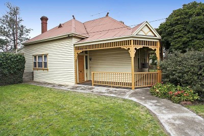 PERIOD FEATURES THAT YOU CANNOT RESIST Picture PERIOD FEATURES THAT YOU CANNOT RESIST Picture