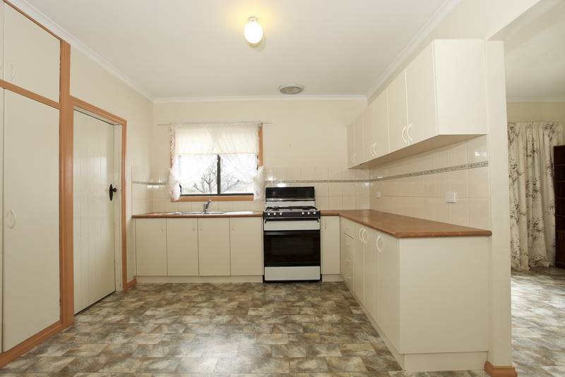 PERIOD FEATURES THAT YOU CANNOT RESIST Picture 2