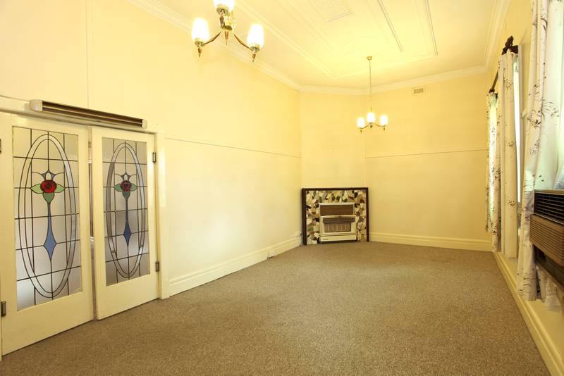 PERIOD FEATURES THAT YOU CANNOT RESIST Picture 3