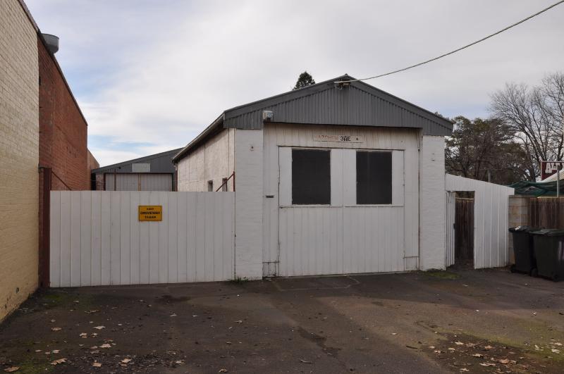 MEDIUM SIZE WORKSHOP Picture 2