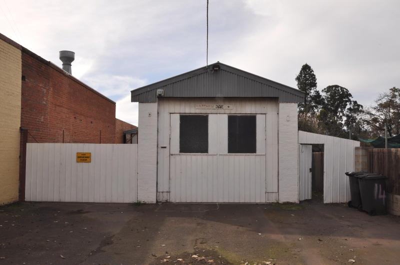 MEDIUM SIZE WORKSHOP Picture 1