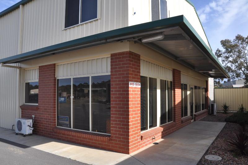 NEAR NEW FACTORY / WAREHOUSE Picture 2