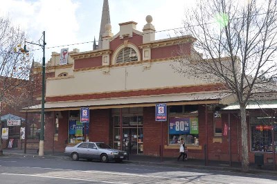 LARGE RETAIL SITE Picture LARGE RETAIL SITE Picture