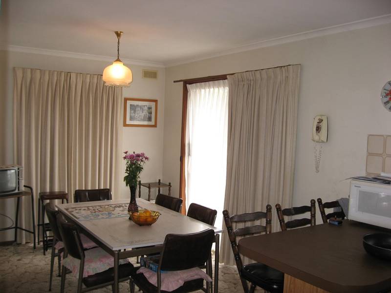 IMMACULATELY PRESENTED Picture 3