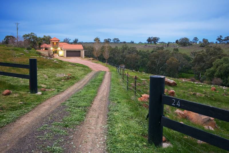 UNDER THE TUSCAN SUN Picture 1