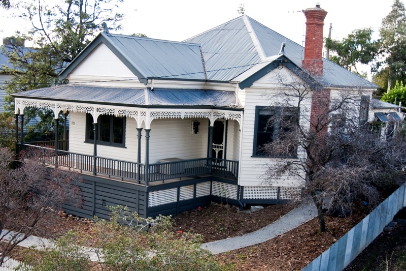 Imposing Federation Residence - Fully Furnished Picture 1