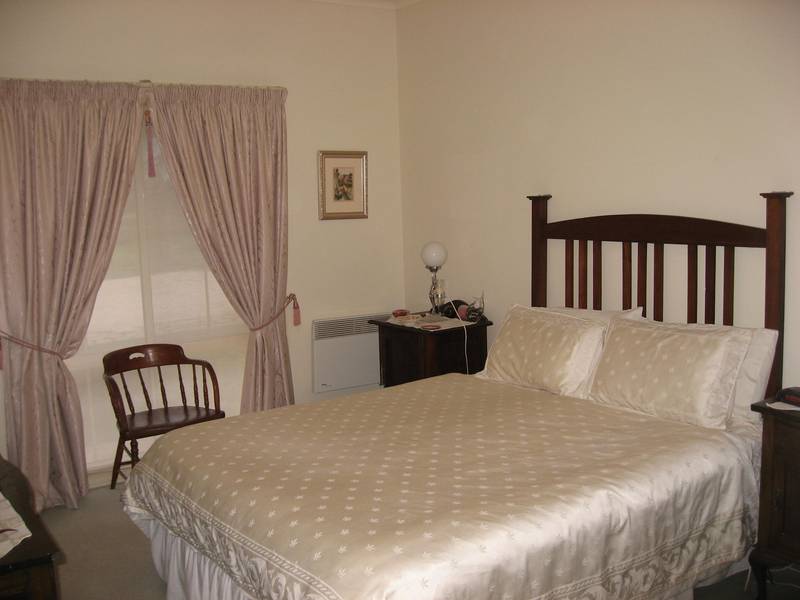 RETIRE ON THE RIVER... Picture 2