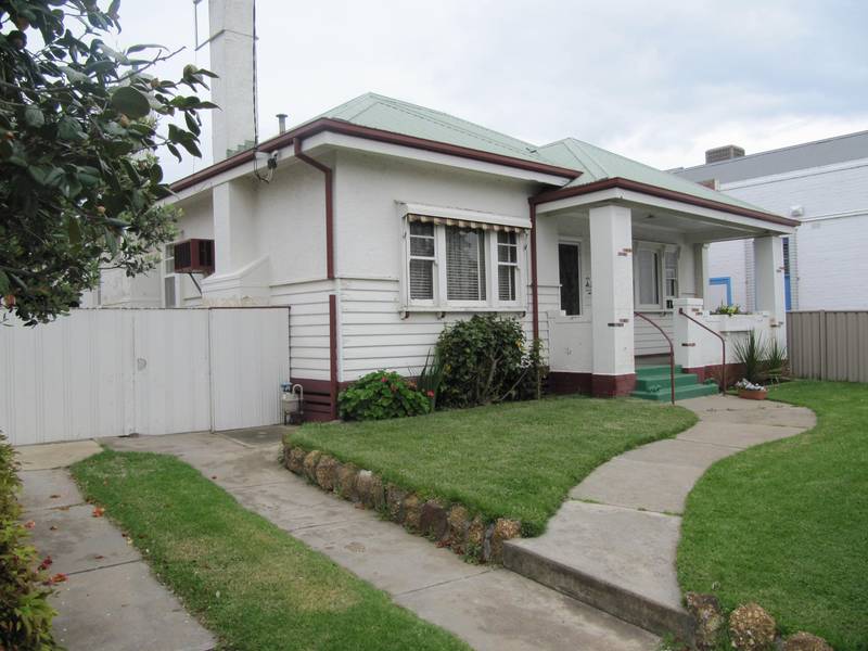 CENTRAL CALIFORNIA BUNGALOW - RESIDENCE OR BUSINESS... Picture 2