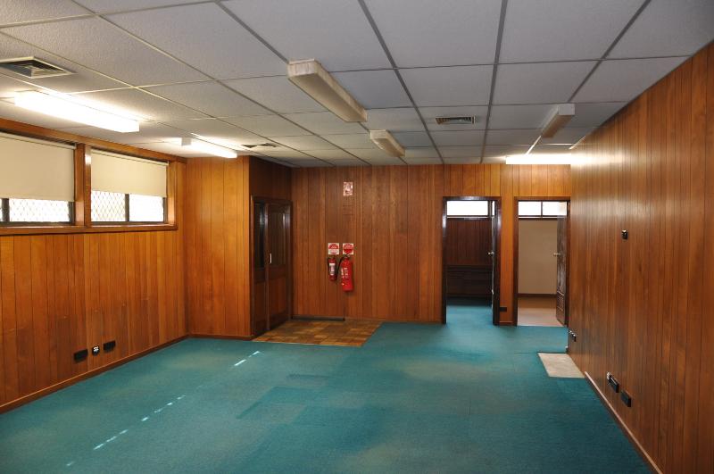 MEDIUM SIZED MEDICAL CLINIC Picture 3