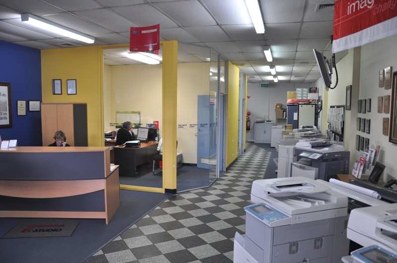 MAIN STREET FRONTAGE Picture 3