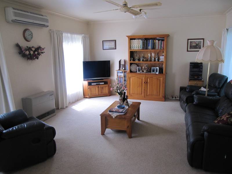 NEAT AS A PIN Picture 3