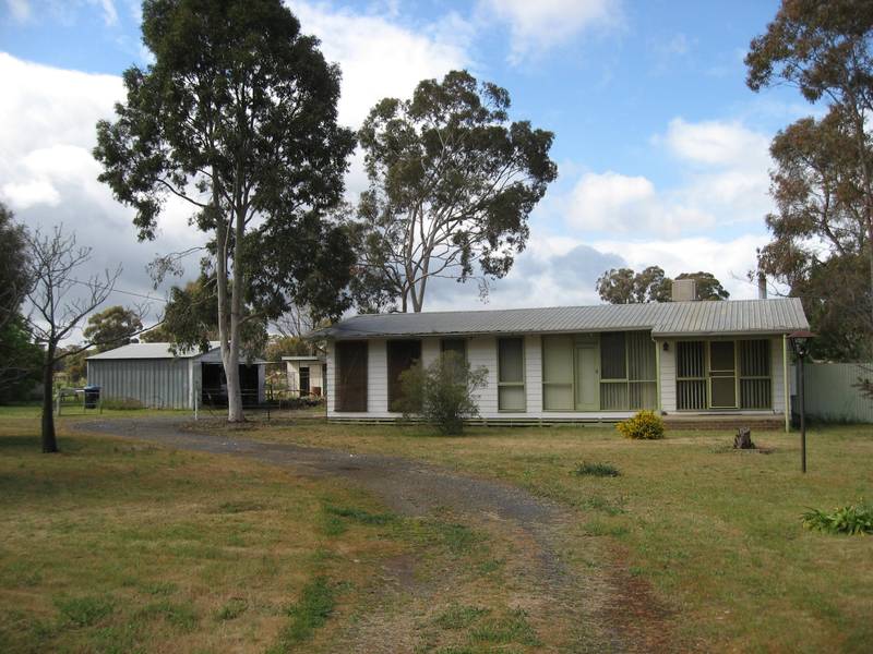 5 ACRE FARMLET - MARONG Picture 1