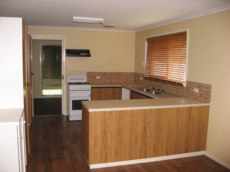 AFFORDABLE BRICK VENEER HOME Picture 2