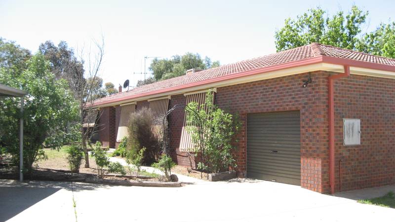 AFFORDABLE BRICK VENEER HOME Picture 1