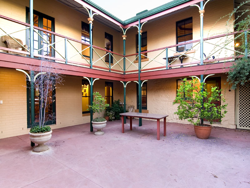 VICTORIAN BRICK SPLENDOUR WITH FULL JARRAH RETURN VERANDAH Picture 3