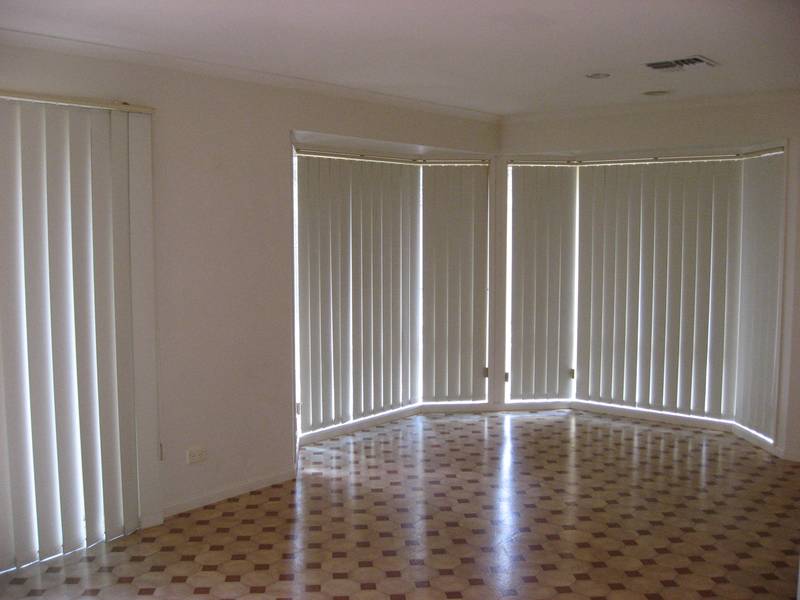 AFFORDABLE AND PRACTICAL - STRATHDALE Picture 3