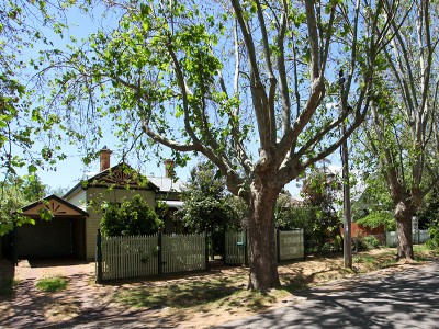 DELIGHTFUL CENTRAL LIVING Picture DELIGHTFUL CENTRAL LIVING Picture