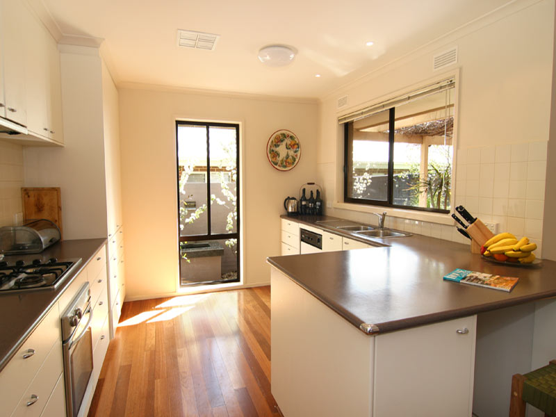 STUNNING FAMILY HOME Picture 2