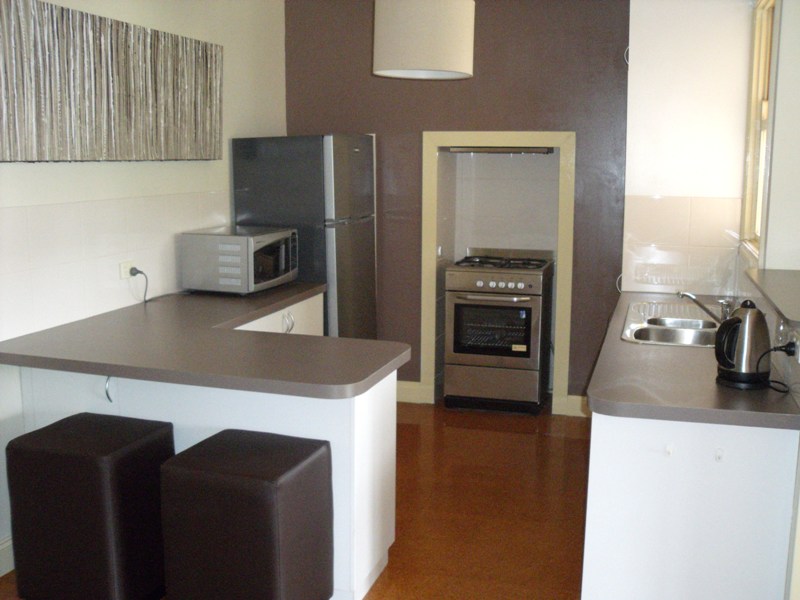 Fully Furnished Classic Victorian in the heart of the CBD Picture 2